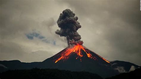  Amanecer en el Valle de Seongbuk – Una Erupción de Colores Celestes y una Sinfonía de la Naturaleza